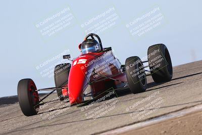 media/Oct-26-2025-CalClub SCCA (Sun) [[8ce1e69566]]/Group 6/Grapevine/